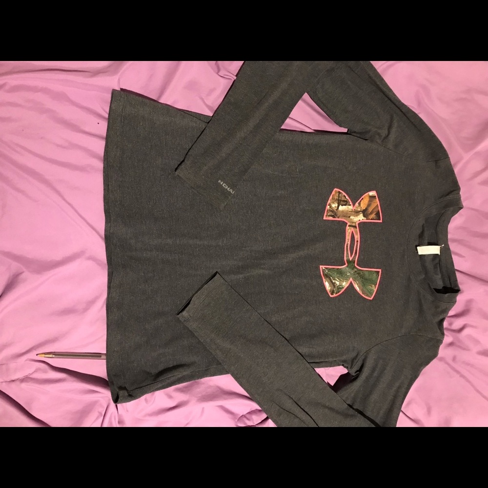 Long sleeved Under Armour shirt.